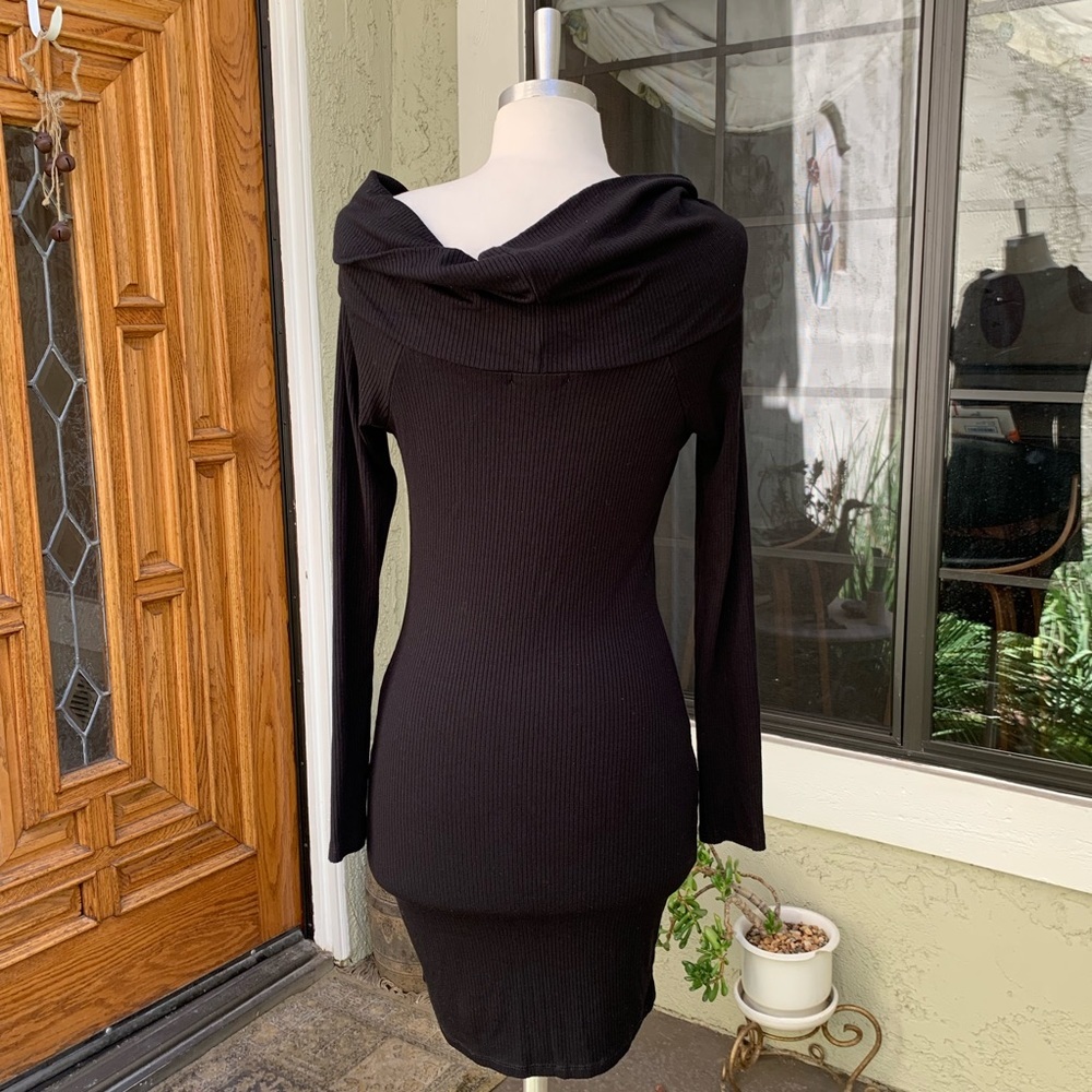 Castro Ribbed Bodycon Dress. Size 0/XS - Picture 3 of 4